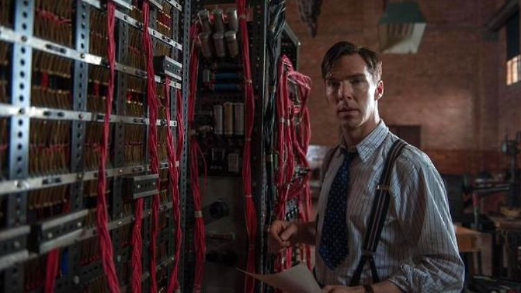 Ein Mann und seine Maschine: Alan Turing (Benedict Cumberbatch) will den Enigma-Code knacken.