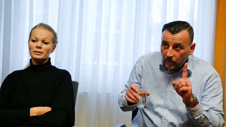 Kathrin Oertel und Lutz Bachmann in einem Interview mit der Nachrichtenagentur Reuters.