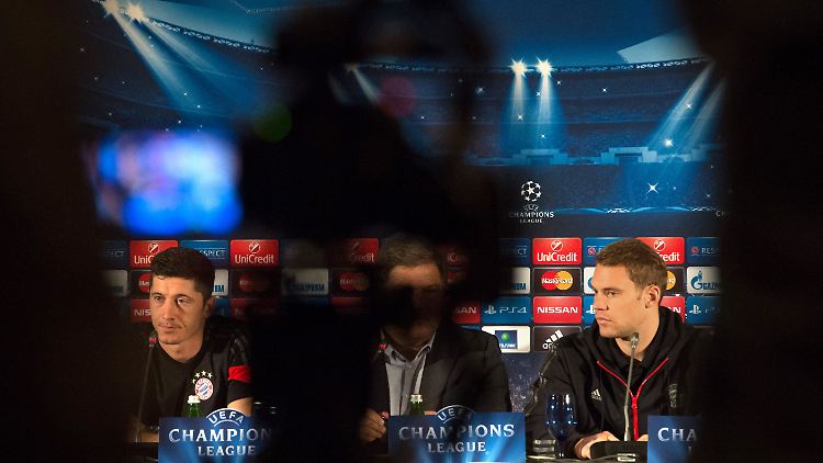 Jetzt ist es aber mal gut, oder? Manuel Neuer und Robert Lewandowski.