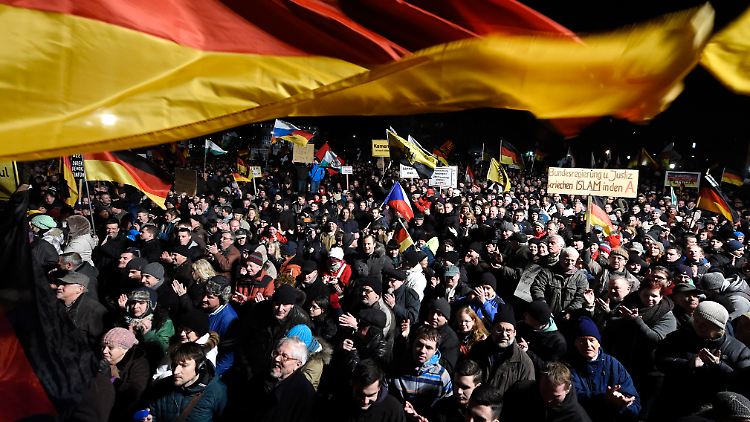 An vergangenen Montag waren 25.000 Menschen in Dresden dem Aufruf der Gruppierung gefolgt.