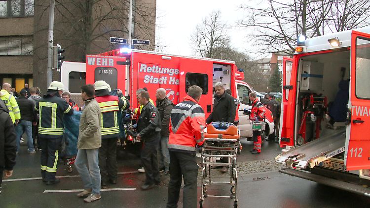 Der mutmaßliche Tankstellenräuber war bei der Vernehmung im Amtsgericht Hameln aus einem Fenster geflüchtet und dabei aus dem siebten Stock in den Tod gestürzt.