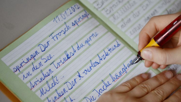 Viele Grundschüler sollen erstmal nach dem Gehör schreiben lernen. 