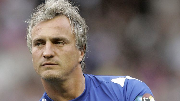 David Ginola plant offenbar eine Kandidatur für das Präsidentenamt beim Fußball-Weltverband Fifa.