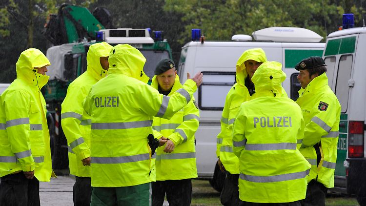 Die Polizei ist mittlerweile mit 1000 Beamten im Einsatz.