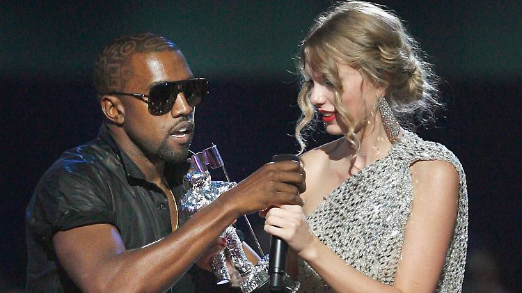 Peinliche Aktion: Kanye West und Taylor Swift bei den MTV Awards 2009.