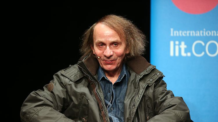 Kritik an Egoismus und Opportunismus: Der französische Autor Michel Houellebecq in Köln.