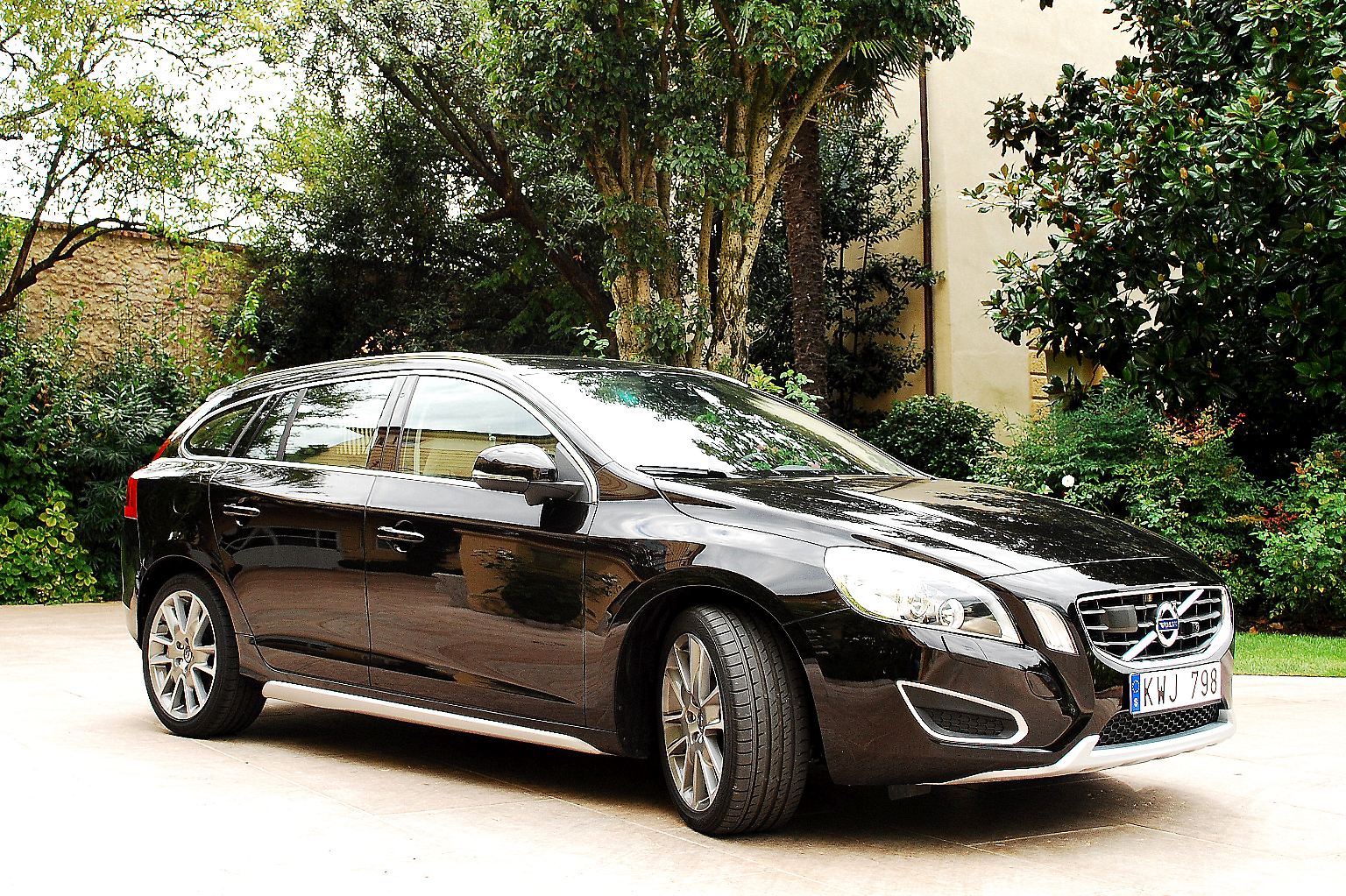 Ist das ein Volvo? Die Schweden haben selten zuvor ein derart sportliches Auto auf die Räder gestellt.