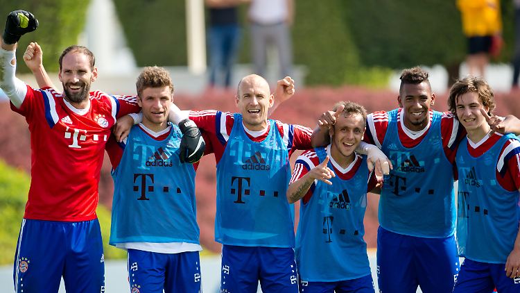 Alles super in Katar? Die Münchner Bayern in Doha.
