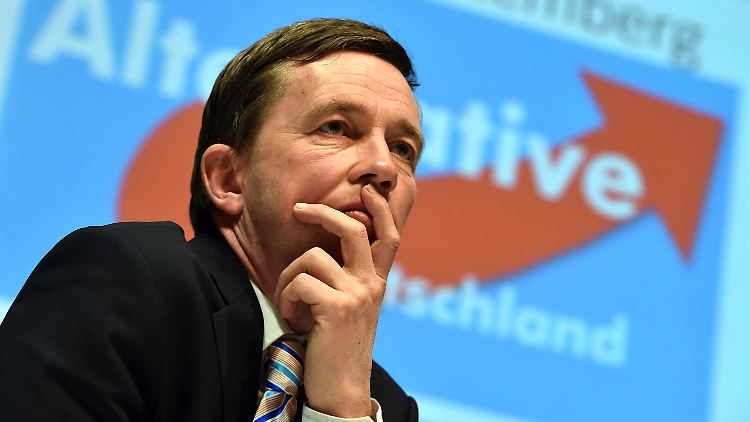 Bernd Lucke soll ab Dezember alleiniger Parteichef werden. In Bremen soll zunächst eine Doppelspitze beschlossen werden.
