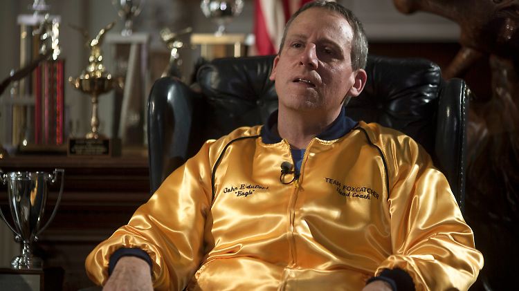 "Nennt mich 'Goldener Adler'": Steve Carell in der Rolle des John du Pont ist als bester Hauptdarsteller für den Oscar nominiert.