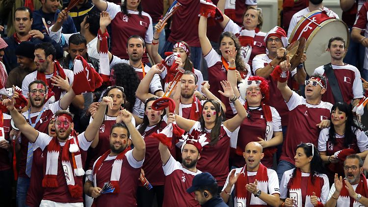 Katars Fans kommen aus Spanien oder Deutschland und sollen für Stimmung und eine volle Halle sorgen.