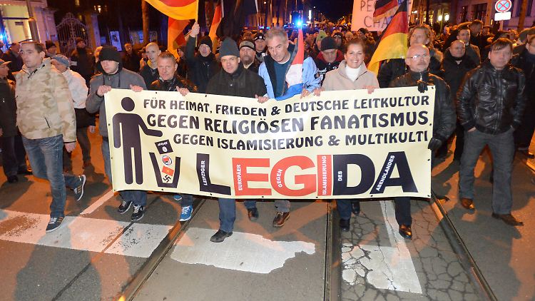 Pegida rief dazu auf, am Mittwoch in Leipzig "mitzuspazieren".