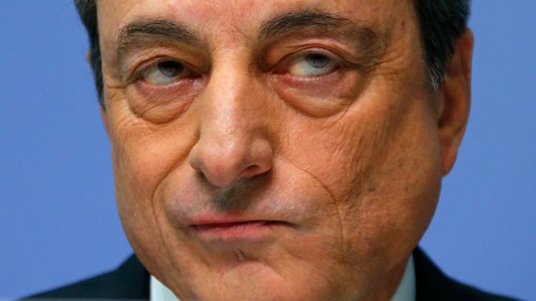 Aussagen von EZB-Chef Mario Draghi haben den Euro tiefer in den Keller geschickt.