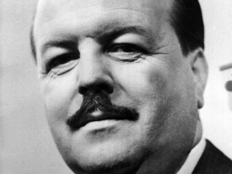 Clemens Wilmenrod wurde als TV-Koch populär und zu einer der schillerndsten Figuren in der Geschichte des Fernsehens.