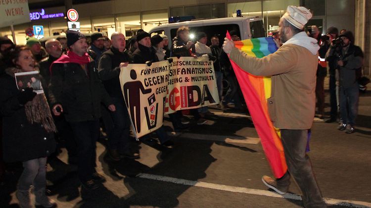 Mehrere Gegendemonstrationen versuchten, die Legida-Demo zu stören.