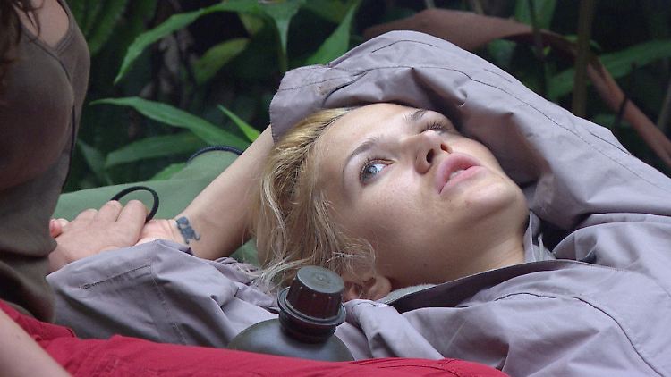 "Vielleicht liegt's ja an Tag 6?": Sara Kulka im Dschungelcamp.