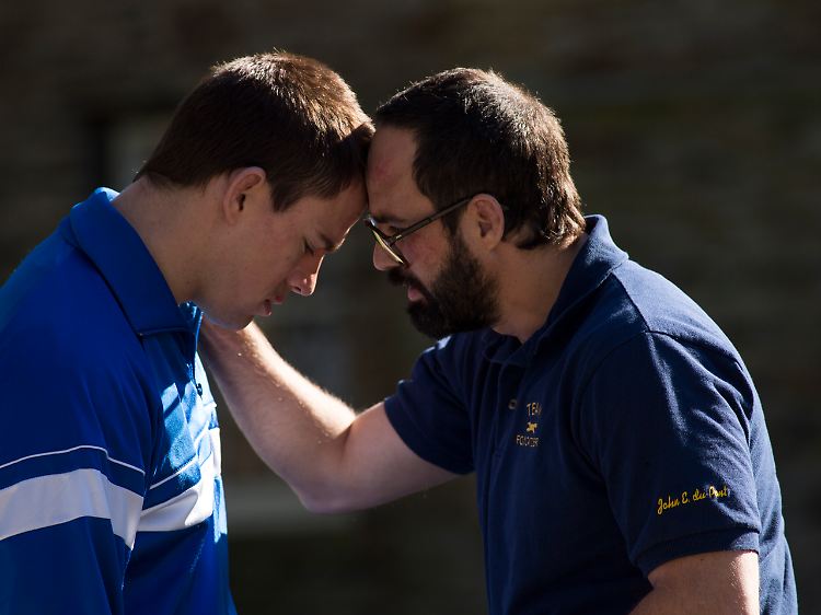 Die Brüder Mark (Channing Tatum) und Dave Schultz (Mark Ruffalo) verstehen sich wortlos.