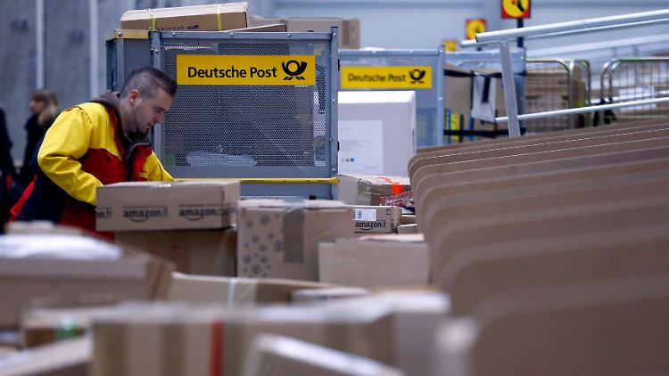 Die Deutsche Post sieht einen Wettbewerbsnachteil gegenüber anderen Paketdiensten.