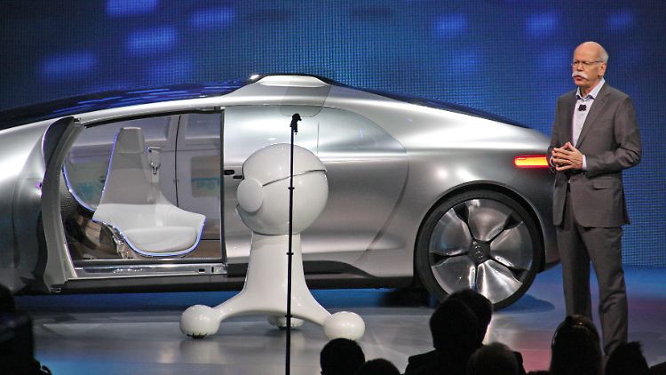 "Wir müssen anfangen, über die Zukunft des Automobils nachzudenken", sagte Daimler-Chef Zetsche.