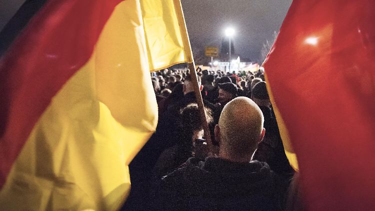 Für Pegida und Co. gehen Tausende auf die Straße - jeden Montag.