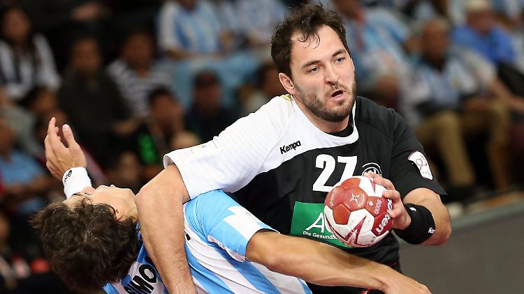 Hart umkämpft war nicht nur dieses Duell zwischen Michael Müller und dem Argentinier Diego Simonet. Auch das Spiel war lange ausgeglichen.