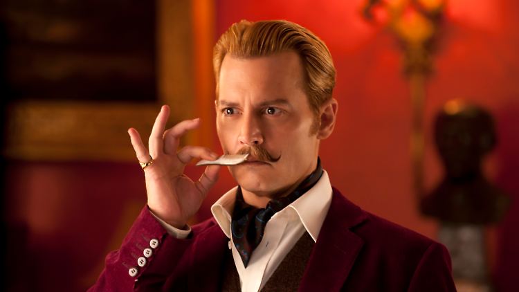 Johnny Depp spielt einen britischen Lord - mit Bart.