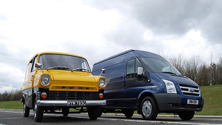 Alt und neu: Der Ford Transit kommt im nächsten Jahr in Feldversuchen als Elektrofahrzeug.