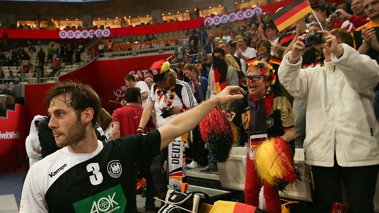 Das Achtelfinale vorzeitig gebucht, den Gruppensieg vor Augen: Für die deutschen Handballer ist die WM in Katar bislang ein einziger Höhenflug.