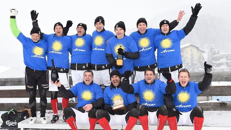Die Schweizer haben Deutschland im WM-Finale des Schneefußballs ausgestochen.