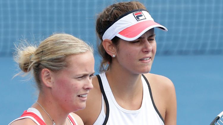 Düpieren die Titelverteidigerinnen: Julia Görges und Anna-Lena Grönefeld.