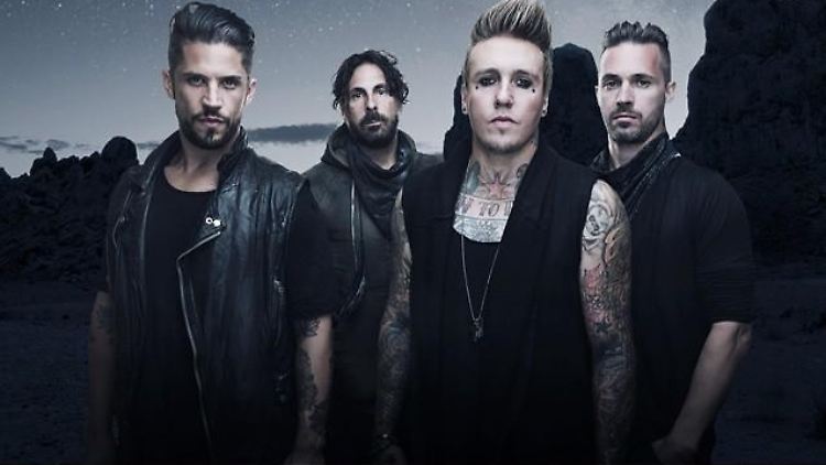 Früher füllten Papa Roach die größten Hallen der Welt. Heute spielen sie als Vorgruppe. Glücklich sind sie trotzdem.