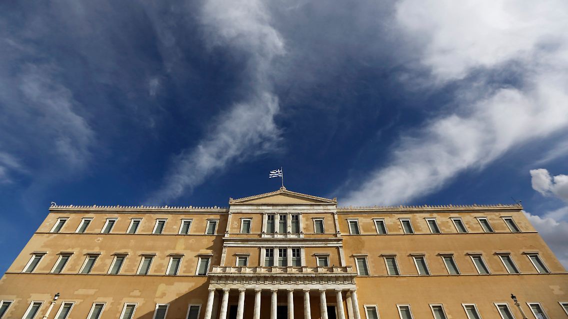 2015-01-25T125604Z_1572152101_GM1EB1P1M1K01_RTRMADP_3_GREECE-ELECTION.JPG8937672430872948290.jpg