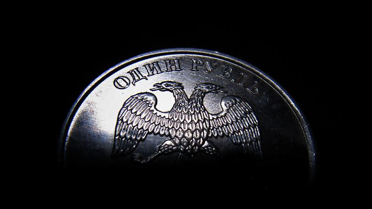 Standard & Poor's hatte die Herabstufung angekündigt. Wann ziehen die anderen beiden großen Agenturen nach?