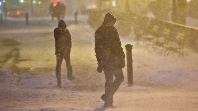 Noch ist unklar, wie viel Schnee tatsächlich runter kommen wird.