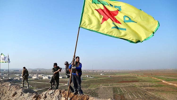 Die kurdische Volksverteidigungseinheit YPG feiert bereits die Befreiung von Kobane.