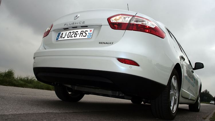 Die Abwesenheit eines Auspuffrohres verrät die elektrische Version des Fluence.