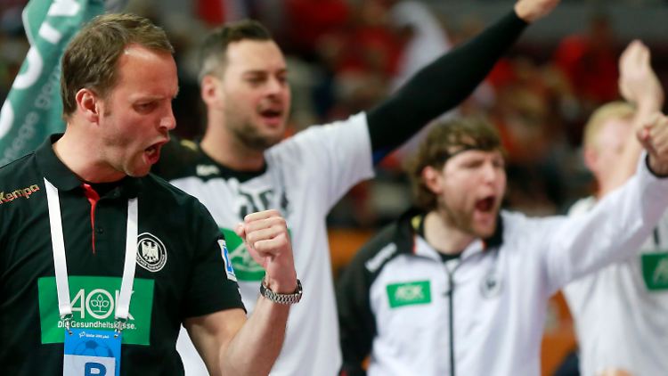Dagur Sigurdsson und seine Jungs wollen auch gegen Katar jubeln und das deutsche Handball-Märchen fortschreiben.