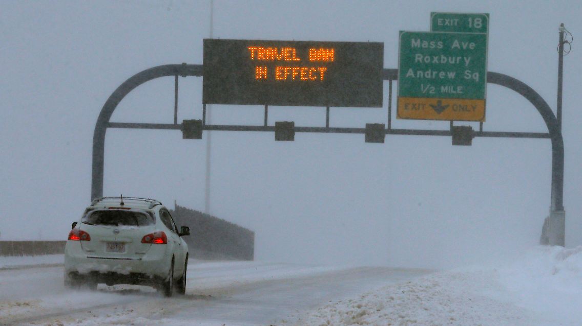 2015-01-27T164707Z_2071029950_GM1EB1S01KX01_RTRMADP_3_USA-WEATHER.JPG4400763545031087852.jpg