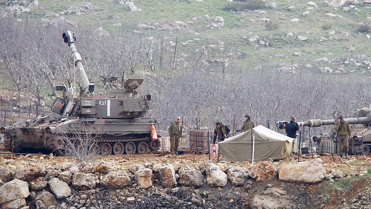 Israel hat Truppen an der Nordgrenze des Landes zu Syrien und dem Libanon zusammengezogen.