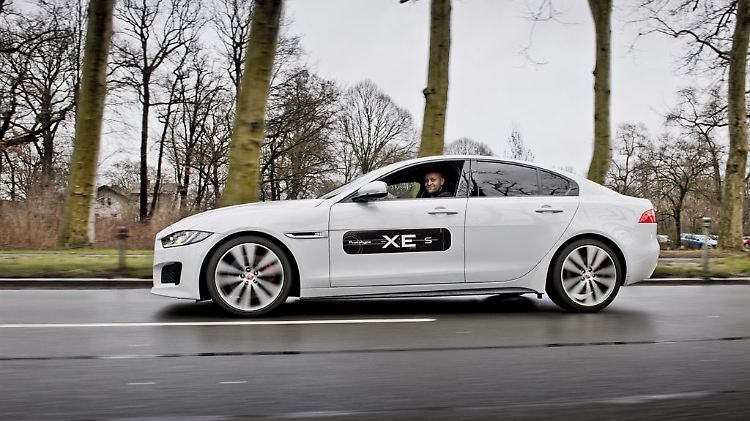 Schauspieler Jürgen Vogel ist bekennender Jaguar-Fan.