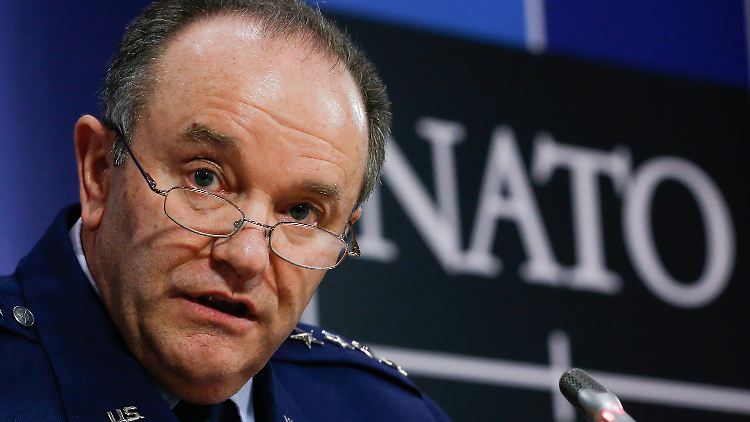 Breedlove: Die Rebellen haben elektronische Waffen, die bislang nur im Besitz der Russen waren.