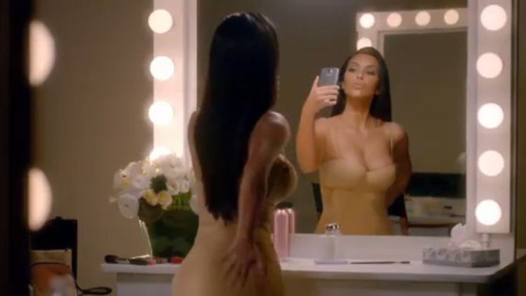 Ja, Kim Kardashian macht jetzt Werbung für den US-Ableger von T-Mobile.