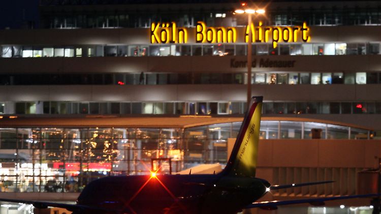 Am Flughafen Köln-Bonn wird seit Mitternacht gestreikt: In Düsseldorf begann der Streik gegen 3.00 Uhr.