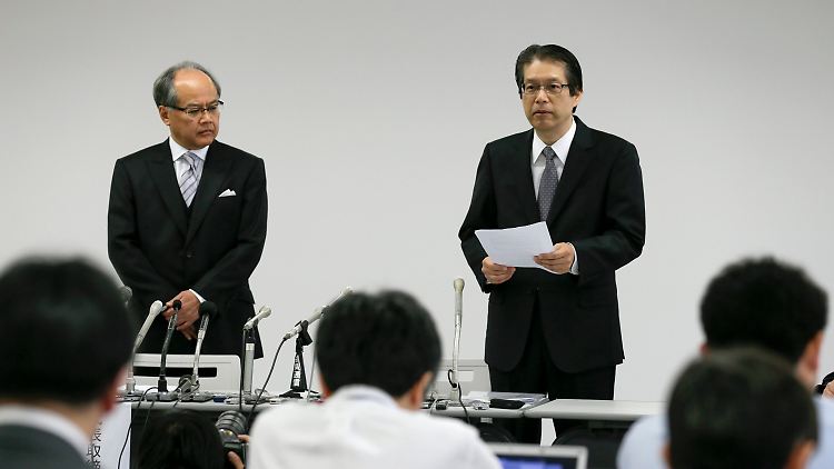 Skymark-Chef Masakazu Arimori verkündet die Insolvenz seines Unternehmens.