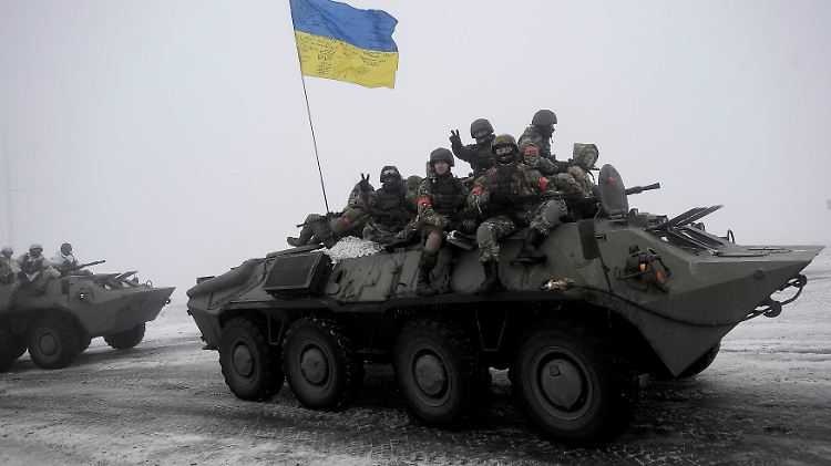 Ukrainische Soldaten haben so gesehen keinen attraktiven Job: Es ist kalt und grau in der Ostukraine und das Geld stimmt auch nicht.