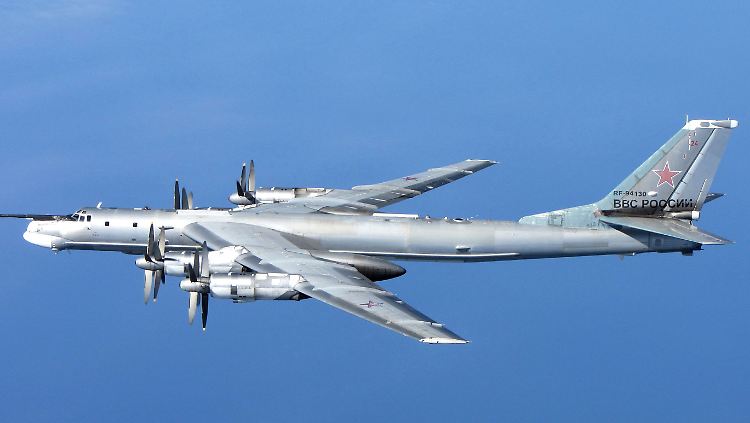 Die TU-95 können 19 Stunden ohne Unterbrechung in der Luft bleiben.