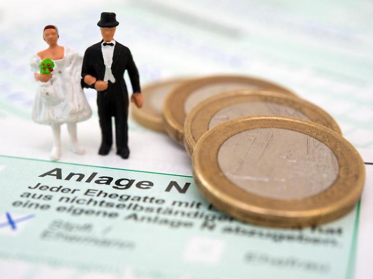 Hochzeiten können teuer werden. Für solche Feiern kann man einen Steuerbonus beantragen.