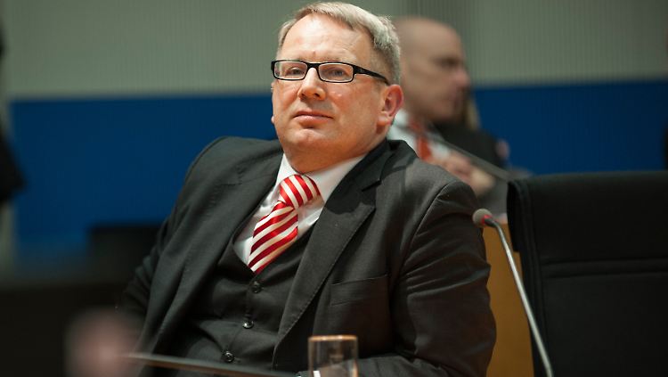 Ein unbequemer Zeuge: "Das kann ich nicht sagen" und "nicht, dass ich mich erinnern könnte" waren zwei der meistgenannten Sätze des SPD-Bundestagsabgeordneten Johannes Kahrs.