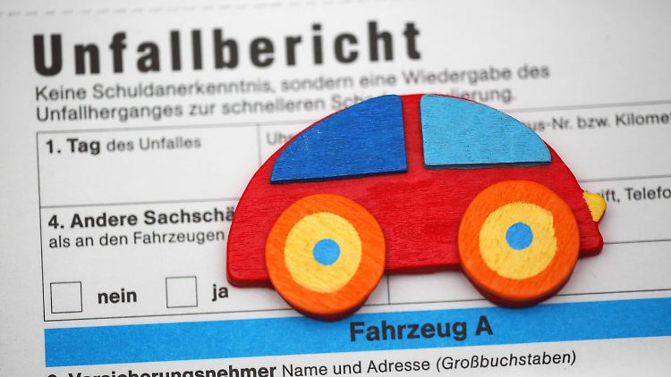 Kommt es zu einem Unfall, kann eine gute Verkehrsrechtsschutzversicherung helfen.