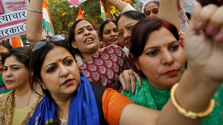In ganz Indien demonstrierten im Herbst Frauen, nachdem eine Frau als Fahrgast in einem Uber-Taxi vergewaltigt wurde.